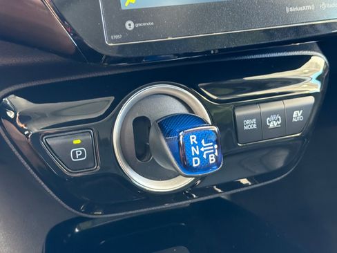 Used 2022 Toyota Prius Prime XLE FWD image 27