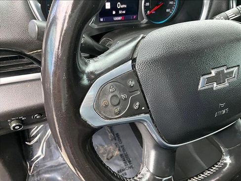 Used 2021 Chevrolet Traverse RS FWD image 19