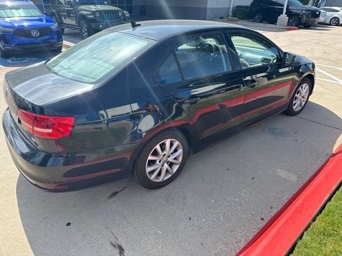 Used 2015 Volkswagen Jetta SE FWD image 3