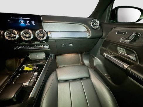 Used 2021 Mercedes-Benz GLB 250 4MATIC image 33