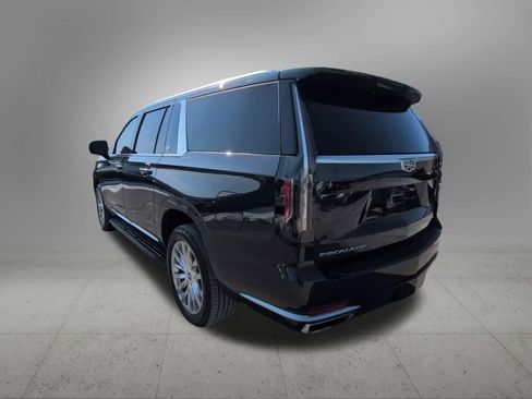 Used 2022 Cadillac Escalade ESV Premium Luxury image 4