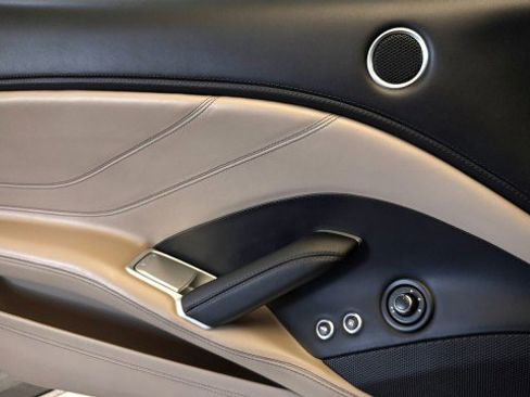 Used 2015 Ferrari California T image 23