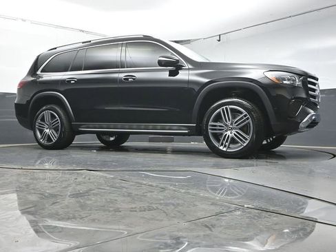 Used 2026 Mercedes-Benz GLS 450 4MATIC image 33