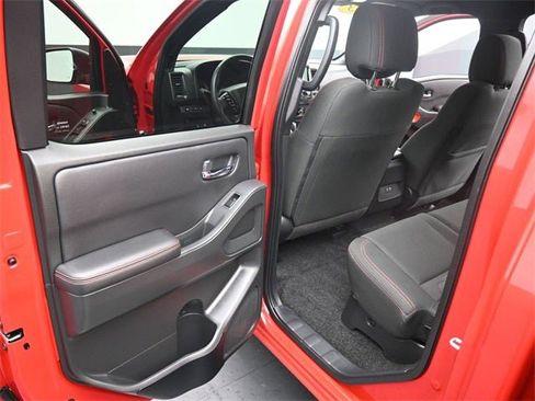 Used 2023 Nissan Frontier PRO-4X w/ Technology Package image 19