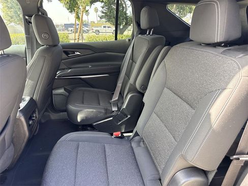Used 2024 Chevrolet Traverse LT image 20