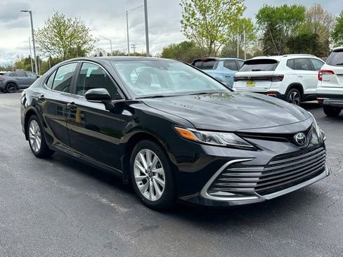 Used 2024 Toyota Camry LE w/ Convenience Package FWD image 3