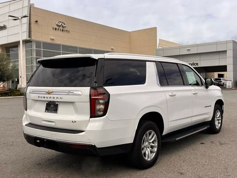 Used 2022 Chevrolet Suburban LT image 4