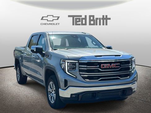 Used 2025 GMC Sierra 1500 SLT AWD/4WD image 3