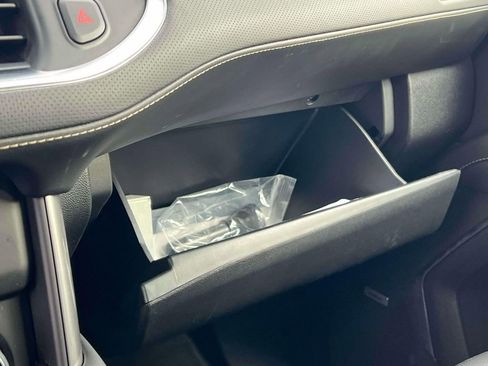 Used 2024 Chevrolet Suburban Premier AWD/4WD image 27