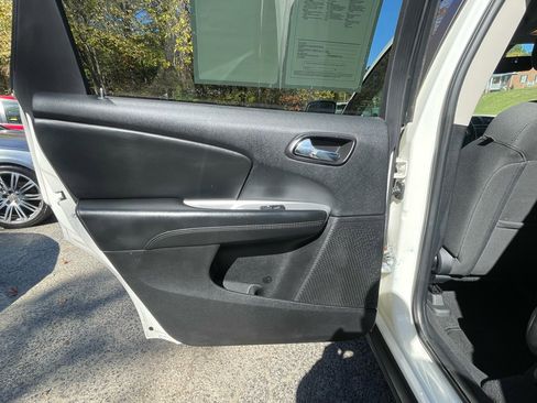 Used 2018 Dodge Journey SE w/ Connectivity Group image 19