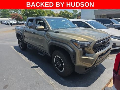 Used 2025 Toyota Tacoma TRD Off-Road AWD/4WD image 3