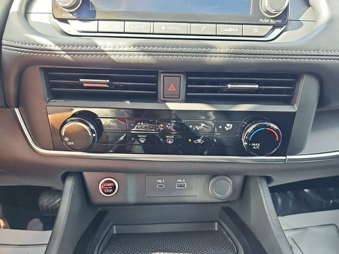 Used 2023 Nissan Rogue S AWD/4WD image 23