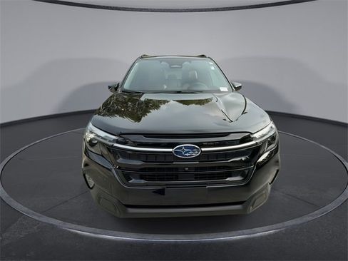 Used 2025 Subaru Forester Touring image 3