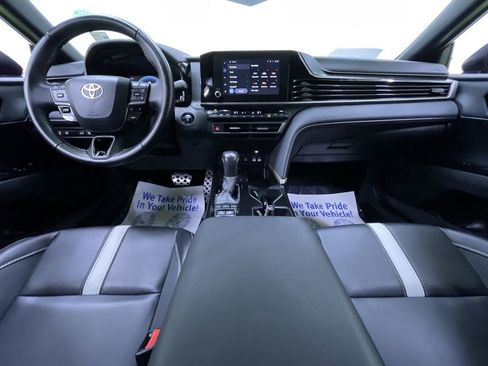 Used 2025 Toyota Camry SE image 19