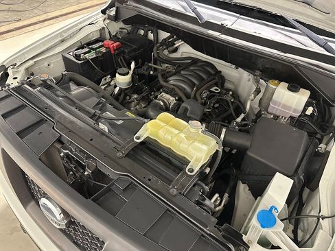 Used 2014 Nissan NV 2500 SV image 4