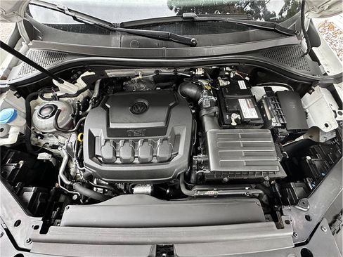 Used 2018 Volkswagen Tiguan SEL Premium w/ R-Line Package AWD/4WD image 30