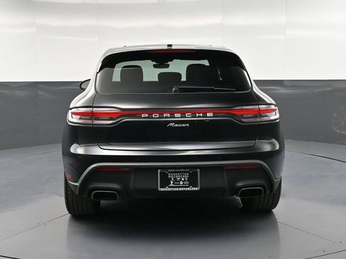 Certified 2023 Porsche Macan Turbo image 7