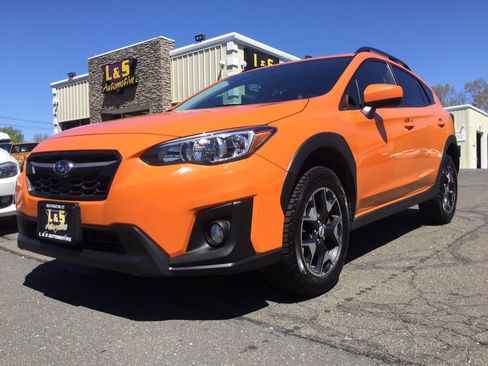 Used 2018 Subaru Crosstrek 2.0i Premium AWD/4WD image 2
