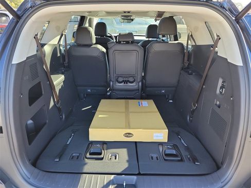 New 2026 Kia Carnival SX image 14