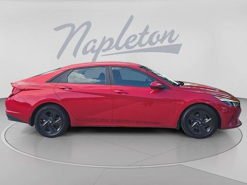 Used 2022 Hyundai Elantra SEL FWD image 9