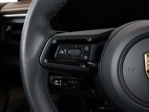 Used 2025 Porsche Macan 4 Electric image 14