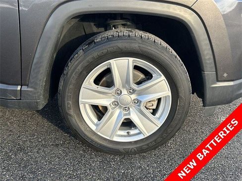 Certified 2022 Jeep Compass Latitude w/ Convenience Group image 13