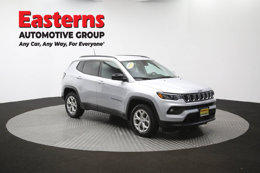 Used 2024 Jeep Compass Latitude AWD/4WD image 52