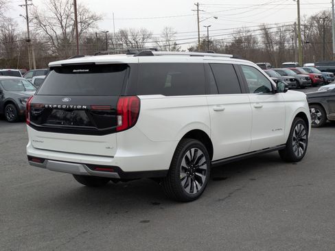 New 2026 Ford Expedition Max Platinum w/ Driver's Package AWD/4WD image 10