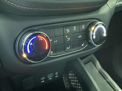 Used 2023 Chevrolet TrailBlazer RS FWD image 29