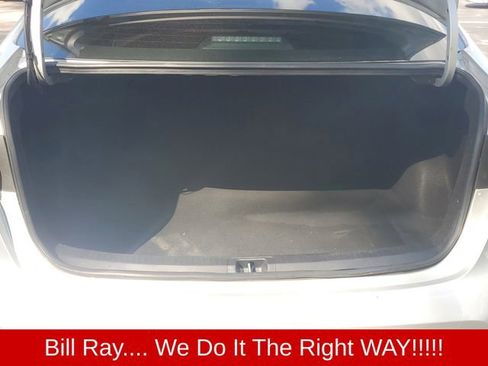 Used 2022 Toyota Corolla LE image 6