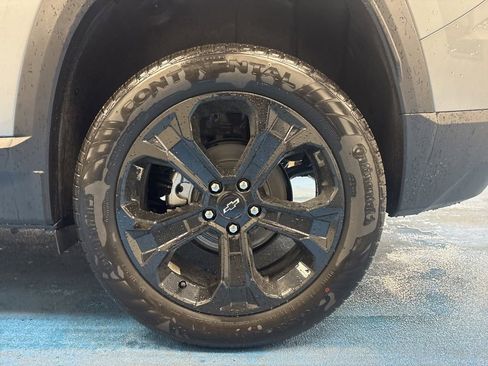 New 2026 Chevrolet Equinox LT w/ Midnight Edition FWD image 16