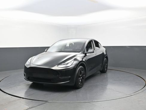 Used 2023 Tesla Model Y Long Range image 6