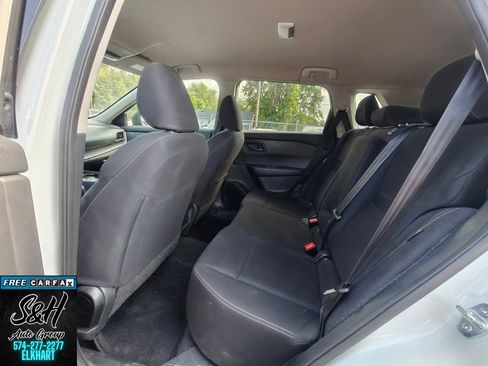 Used 2024 Nissan Rogue S AWD/4WD image 18
