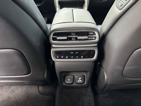 Used 2025 Genesis GV80 2.5T Prestige AWD/4WD image 17