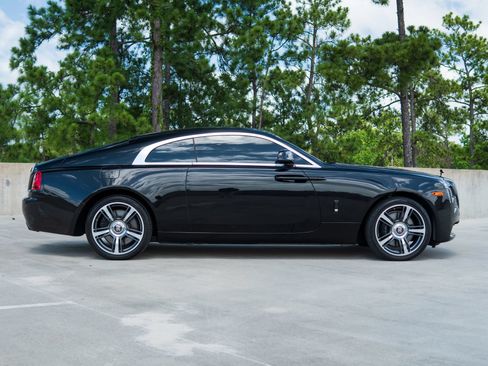 Used 2016 Rolls-Royce Wraith RWD image 12