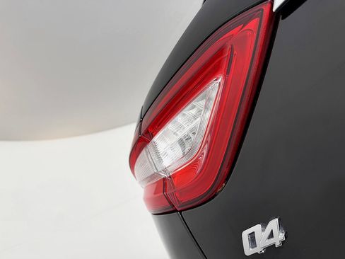 Used 2018 Maserati Levante AWD/4WD image 13