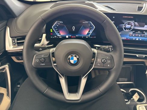 Used 2025 BMW X1 xDrive28i w/ Technology Package AWD/4WD image 19