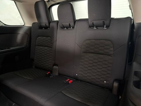 Used 2024 Nissan Pathfinder S FWD image 24