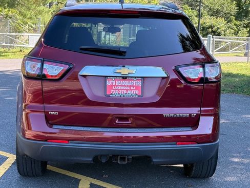 Used 2015 Chevrolet Traverse LT w/ Style and Technology Package image 7