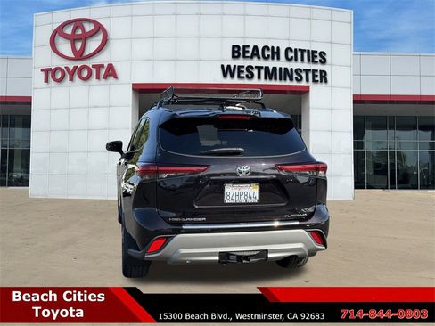 Used 2022 Toyota Highlander Platinum image 9