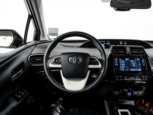 Used 2017 Toyota Prius Three image 13