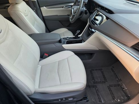 Used 2023 Cadillac XT5 Premium Luxury image 32