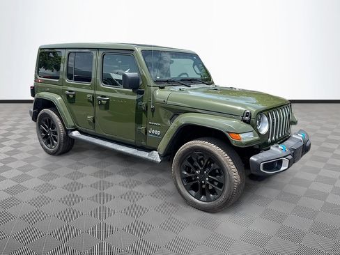 Used 2023 Jeep Wrangler Unlimited Sahara w/ Cold Weather Group AWD/4WD image 4