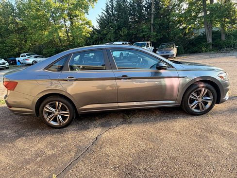 Used 2019 Volkswagen Jetta R-Line FWD image 8