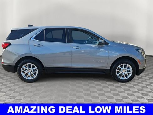 Used 2023 Chevrolet Equinox LT image 2