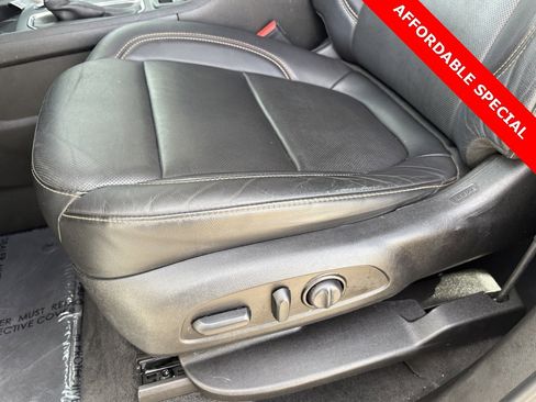 Used 2019 Chevrolet Traverse Premier w/ Redline Edition image 29