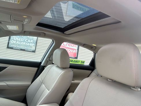 Used 2015 Nissan Altima 2.5 SL w/ Technology Package FWD image 18
