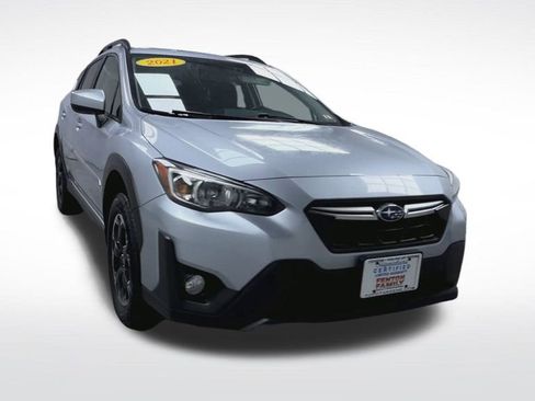 Used 2021 Subaru Crosstrek 2.0i Premium w/ Moonroof Package image 2