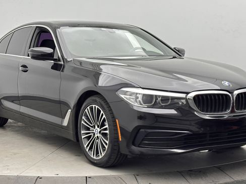 Used 2019 BMW 530i w/ Convenience Package image 3