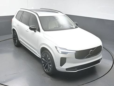 Certified 2026 Volvo XC90 B6 Ultra w/ Protection Package Premier AWD/4WD image 43